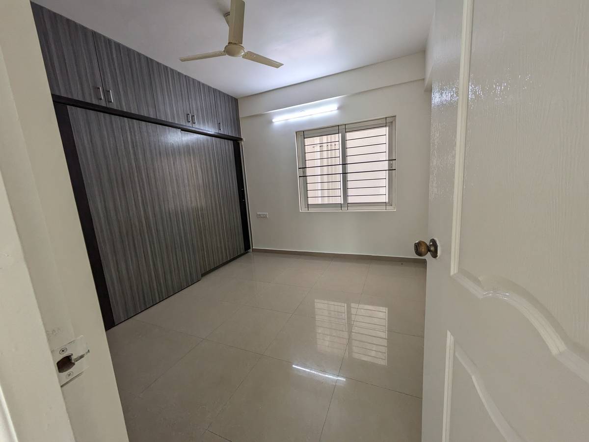 Children's bedroom with wardrobe